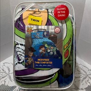 Toy Story 4 Microfiber Twin Comforter Glows in the Dark Woody Forky Buzz Rex